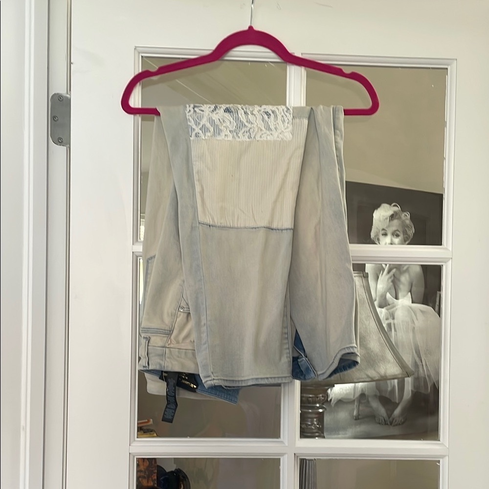 Chico's Light Gray Ankle Jeans with Lace Detail